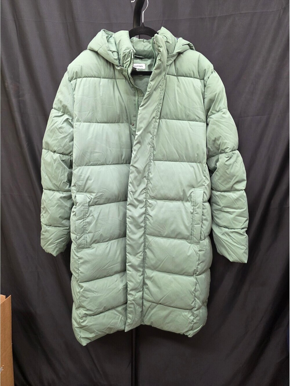 AMAZON ESSENTIALS MEN’S LONG HOODED PUFFER COAT SAGE GREEN SIZE LARGE